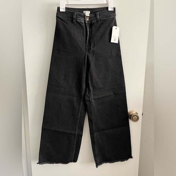 NWT Billabong jeans. wide leg jeans, high rise in wash black size 27 - Picture 1 of 9